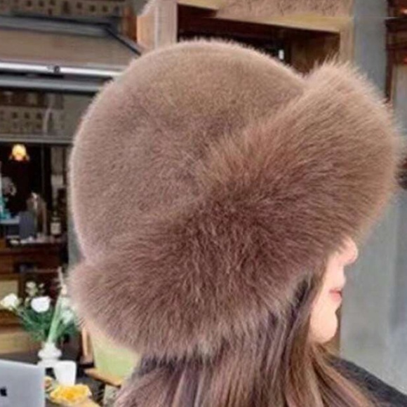 Luxe Vegan Fur Fall Winter Hat - Picture 2 of 7
